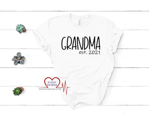 Grandma Est 2021 T-Shirt - The Creative Heart Warrior